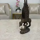صقر او نسر صائد ثعبان تمثيلي من النحاس