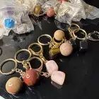 احجار كريمة على ميدالية قديمة جدا