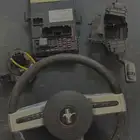 للبيع قطع موستنج موديل 2006