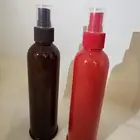 علب عسل ومرشات وبخور