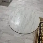 طاولة للبيع