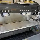 مكينه قهوه اسبرسو كبيره جيده و ب حاله ممتازه استعمال بسيط