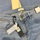 للبيع ملابس منها الحديد ومنها المستخدم استخدام بسيط