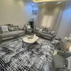 شقة بابها جديدة وموثثة للاجار الصيفي