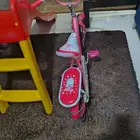 دراجه بنات بحاله ممتازه مع زحلقه هديه