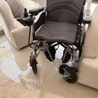 كرسي كهربائي متحرك