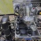 آلة قهوة للبيع ومطحنة