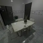 طاولة طعام ل 6 اشخاص للبيع