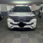 لاند كروزر 2017 vxs فل كامل