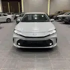 تويوتا كامري E هايبرد 2025