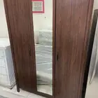 دولاب وسرير جديد من ايكيا مع كرسي من ايكيا لاعلى سعر للسفر