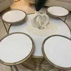 طاولة للبيع على السوم