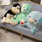 ثلاث دمى كبيرة