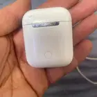سماعة AirPods الاصليه للبيع بنصف القيمه