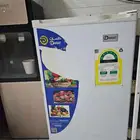 ثلاجة صغيرة