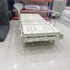 سرير طبي نظيف عادي مو كهرباء