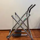 جهاز الغزال الطائر ( جهاز المشي الهوائي )
