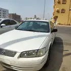 كامري 99 ماشي 600 وعليها