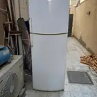 ثلاجه للبيع الحاله متوسطه
