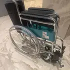 كرسي متحرك شبه جديد