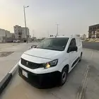 مني فان بيجو 2023