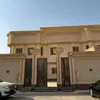 فلة للبيع في حي الرمال الذهبي