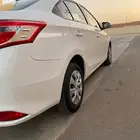ياريس 2015 مخزن نظيف جدا