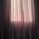 ستارتان ( ستاره ) لونها كحلي رصاصي مقاسها مترين بمترين