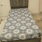 سرير نفر للبيع ب 100 لون رمادي