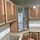 مطبخ لون ذهبي في حالة جيدة جدا