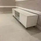 طاولة تلفزيون