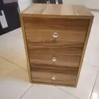 دولاب وكمودينو بحالة ممتازه استخدام شهر ونص