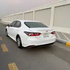للبيع تويوتا كامري ستاندر