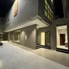 فله بتصميم مودرن للبيع في حي قصر الخليج