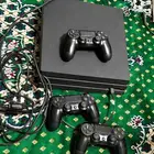 للبيع بلاستيشن 4 برو بحالة ممتازه