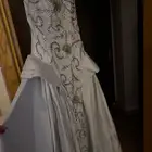فستان للصممة ندى الخلف