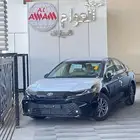 تويوتا كامري اي اسود 2025