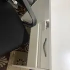 كرسي مع طاولة