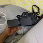 كاميرا كانون شبه الجديد