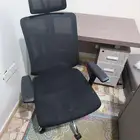 مكتب وكرسي مكتبي