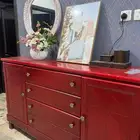 دولاب مدخل احمر