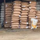 بيع أعلاف حيوانات ودواجن وطيور وخيول