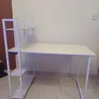 طاولة مكتب