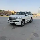 لاندكروزر 2018 نظيف جدا