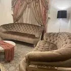 كنب مجلس فخم شبه جديد عسلي وماعندي مكيف للبيع