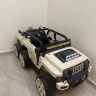 سيارة همر بريموت وشاحن
