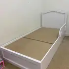 سرير مفرد أبيض تبوك