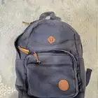 حقيبة مدرسية عملية و كبيرة
