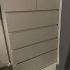 طاولة من ايكيا استعمال خفيف ونظيف ب 400 اخر شي