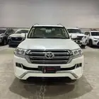 تويوتا جيب لاندكروزر GX.R 2017 فل كامل شبه جديد